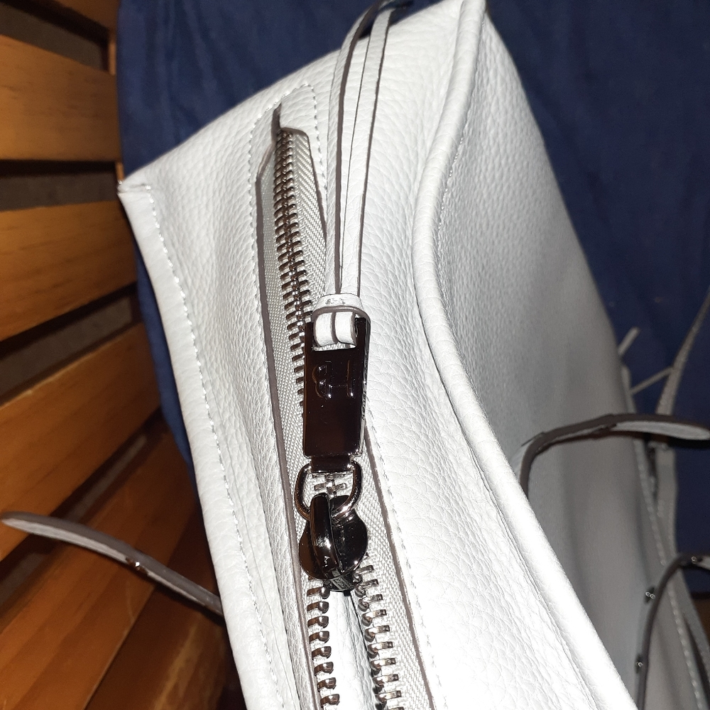 Handbag - Picture 6 of 8